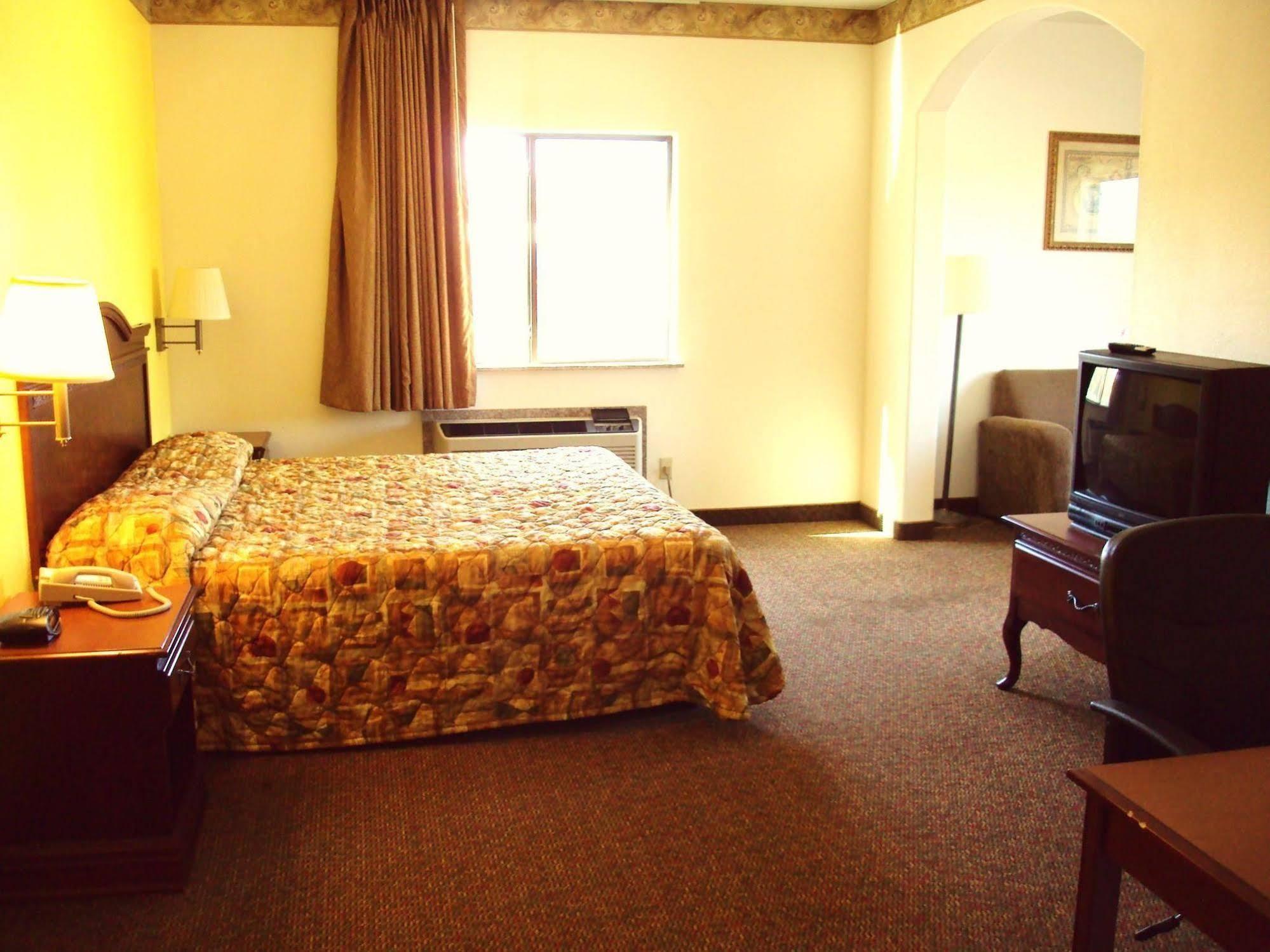 דאלאס Tropicana Inn And Suites מראה חיצוני תמונה