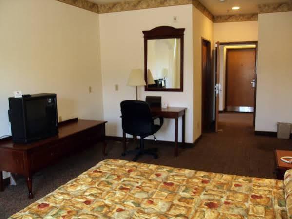 דאלאס Tropicana Inn And Suites מראה חיצוני תמונה