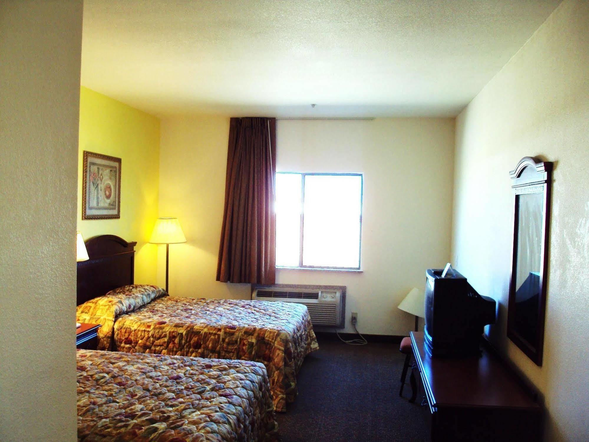 דאלאס Tropicana Inn And Suites מראה חיצוני תמונה